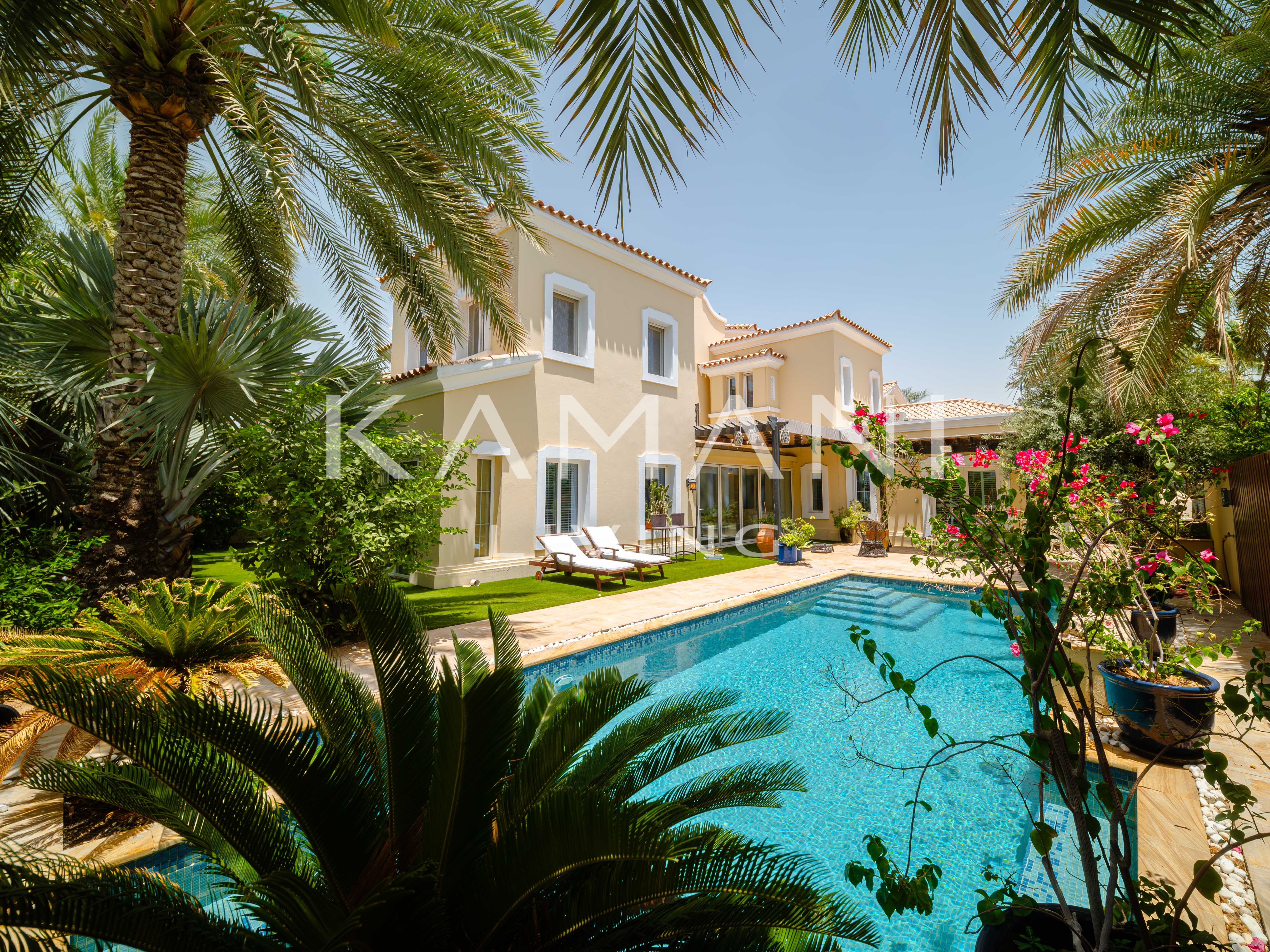 Upgraded 4BR Villa | Private Pool | Bright