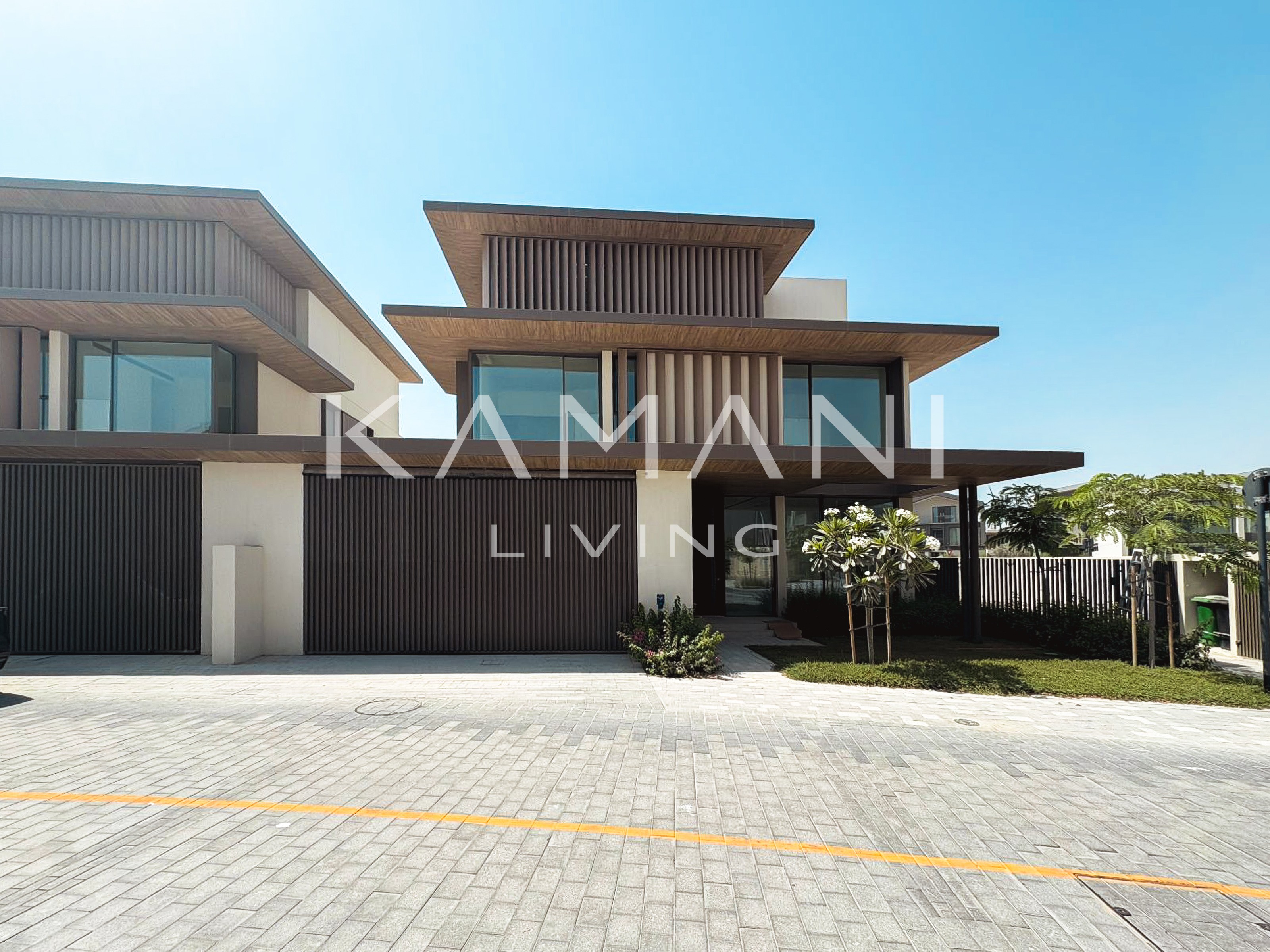 Nad Al Sheba Gardens | 2 4BR | Corner Unit | Triplex